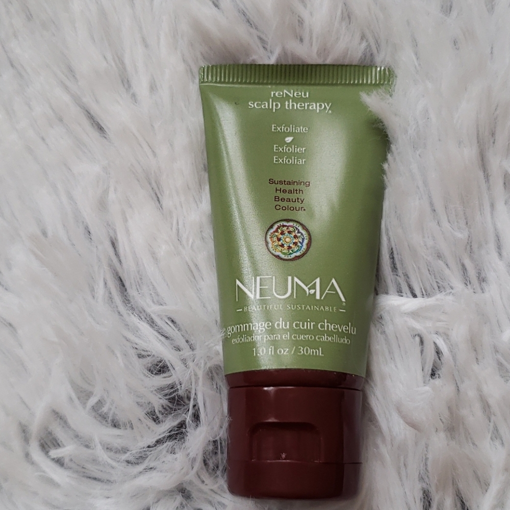 Neuma scalp exfoliator